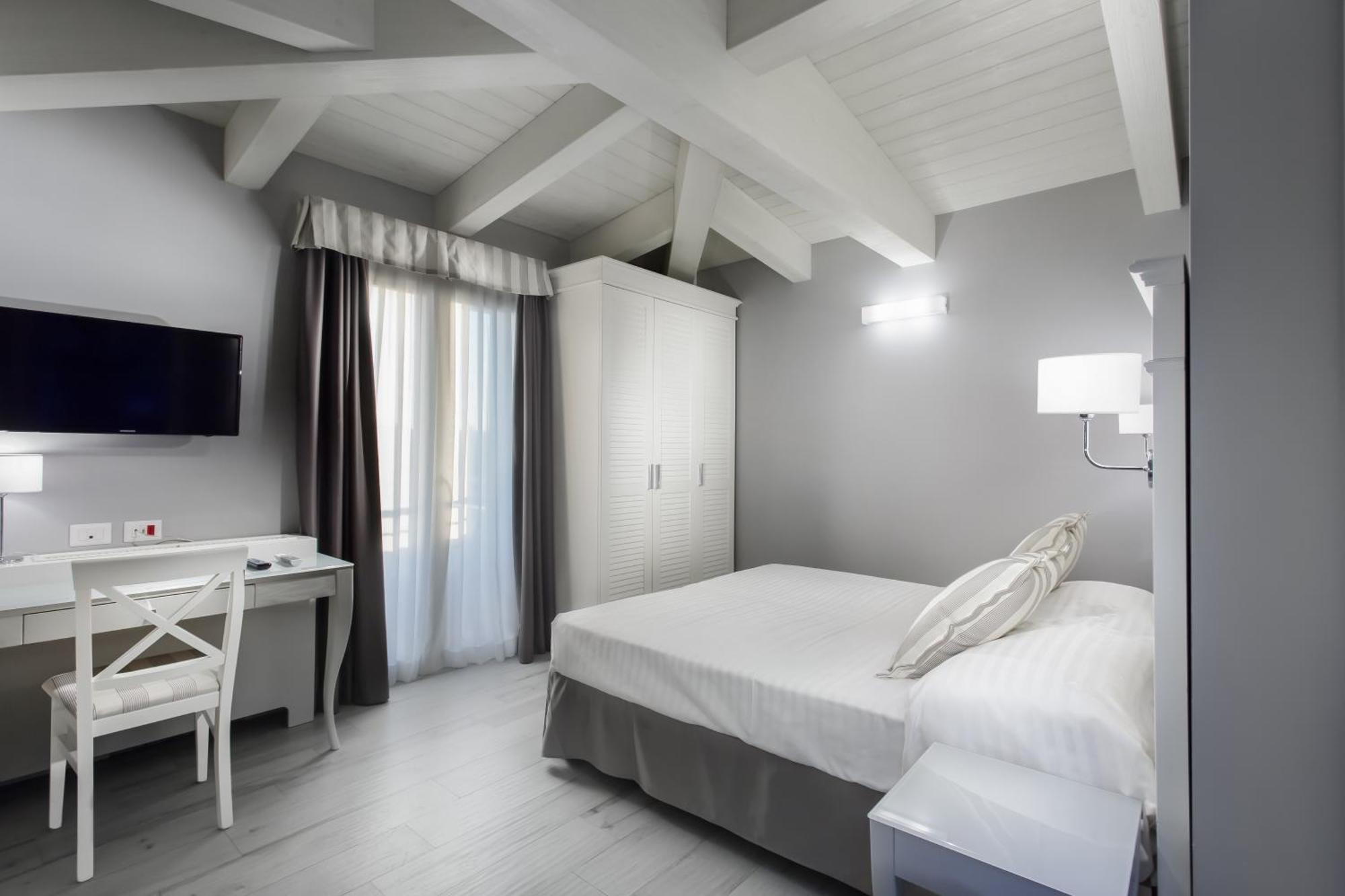 Hotel Nettuno Cesenatico Buitenkant foto